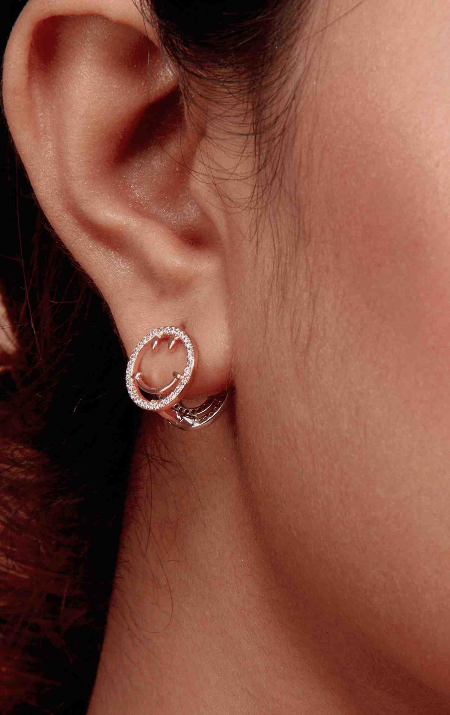 Wink Smiley Dual Tone Zirconic Stud Earring Silver