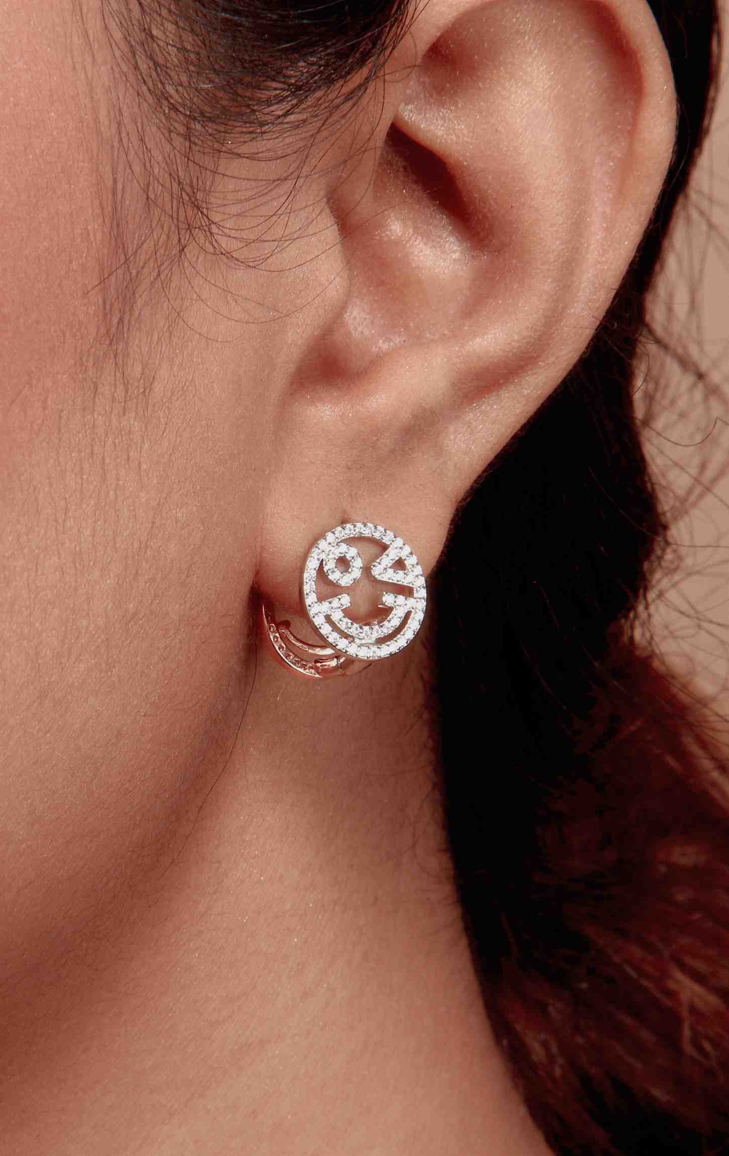 Wink Smiley Dual Tone Zirconic Stud Earring Silver