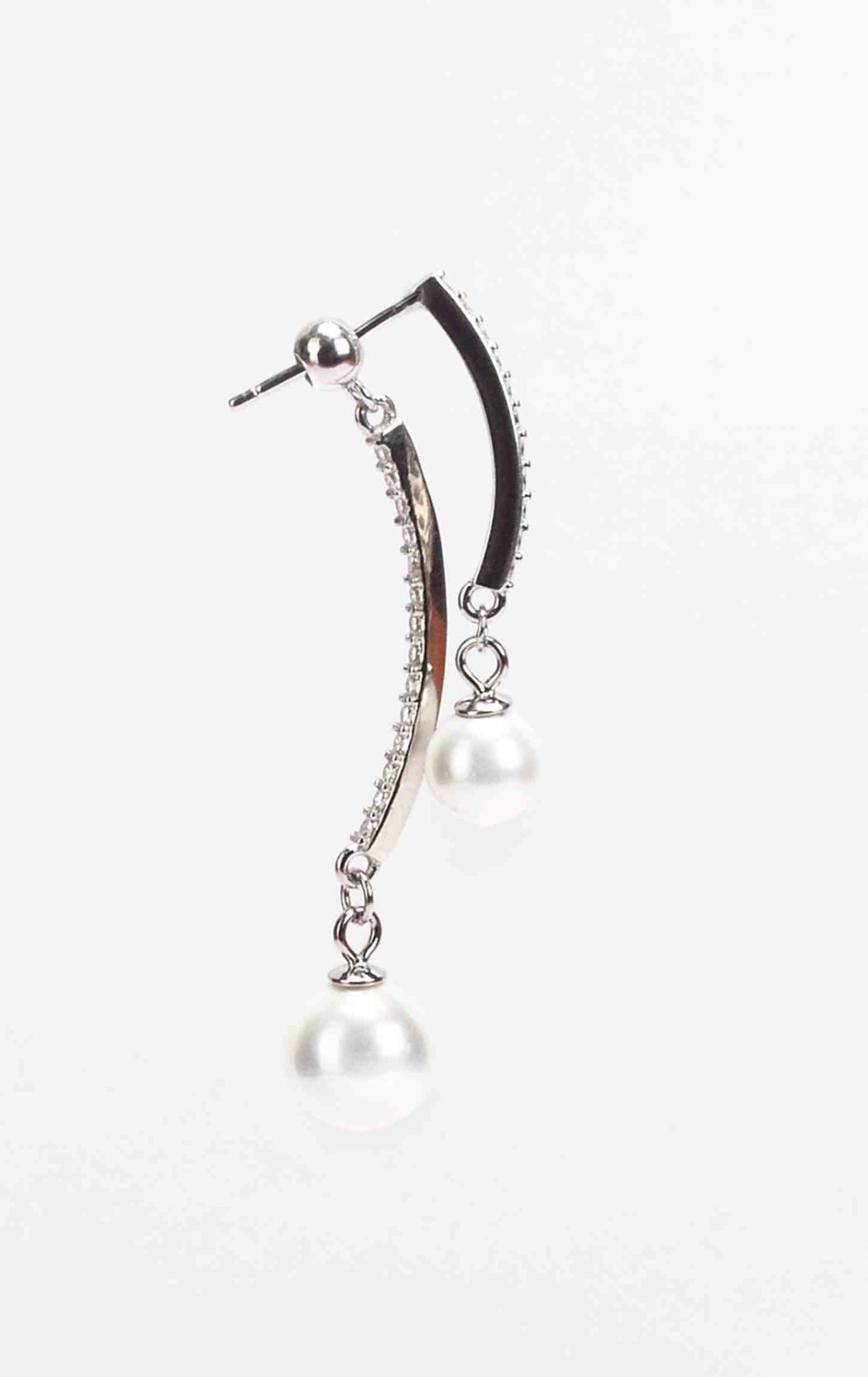 Silver Pearl Dropping Earing