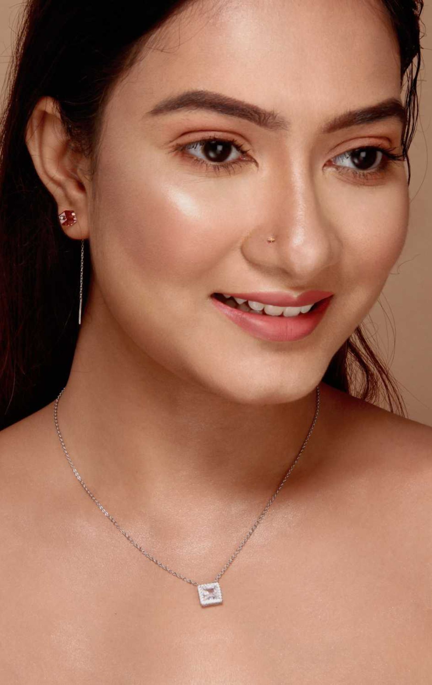 Silver Elegant Solitaire Pendant