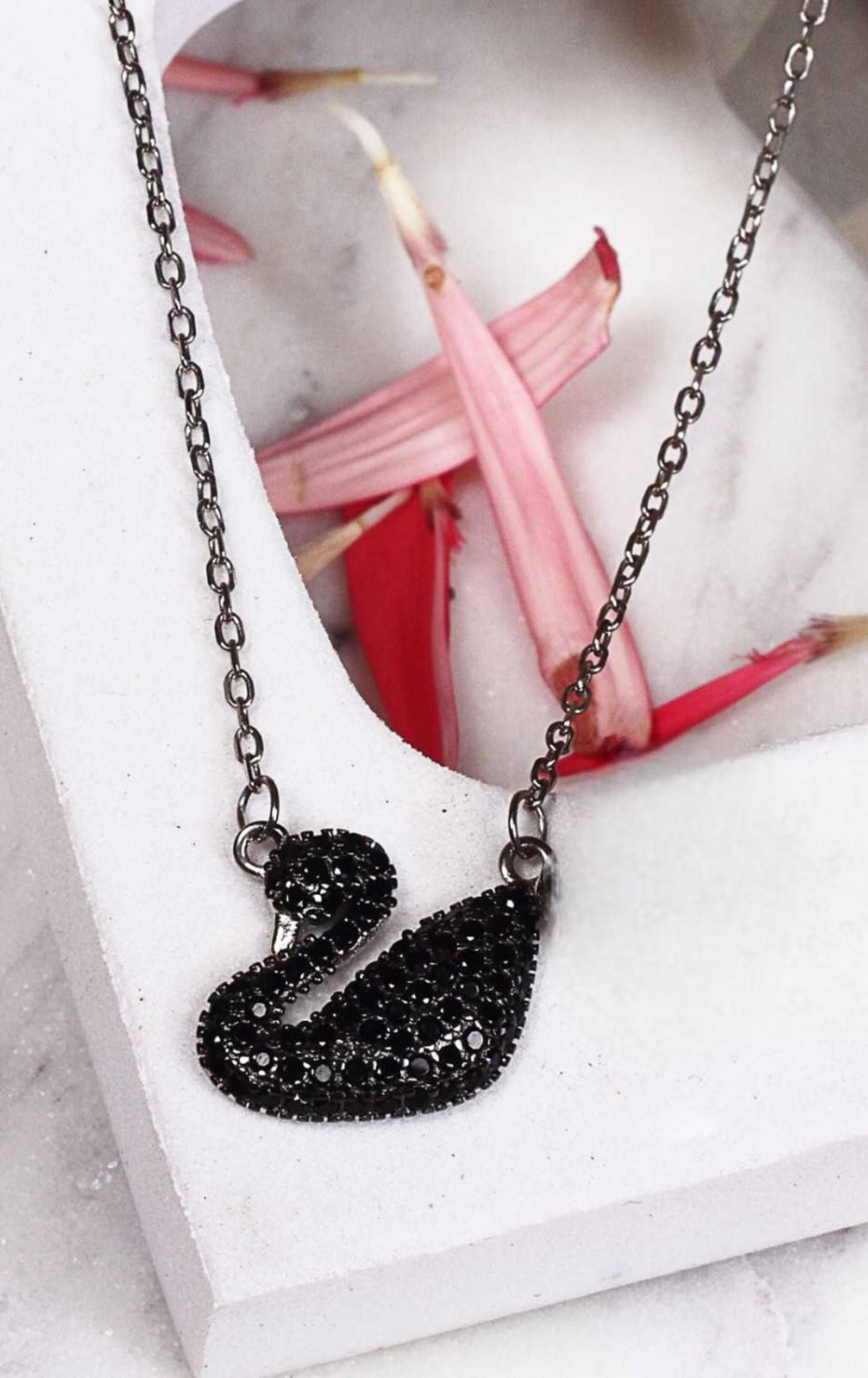 Zirconic Black Swan Pendant Silver