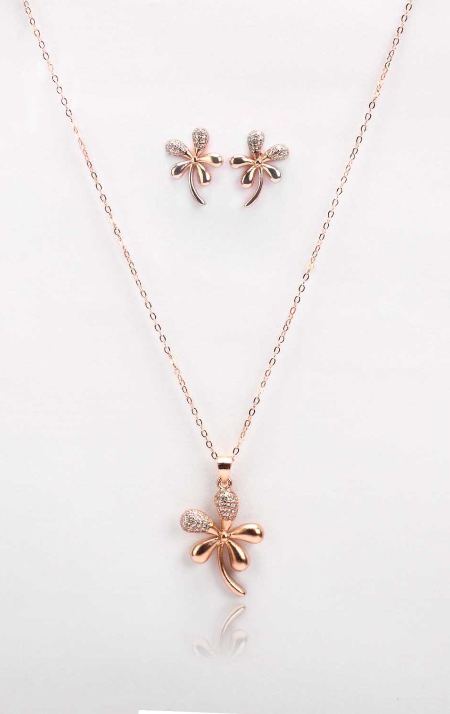 Rose Gold Artistic Leaf Pendent Set