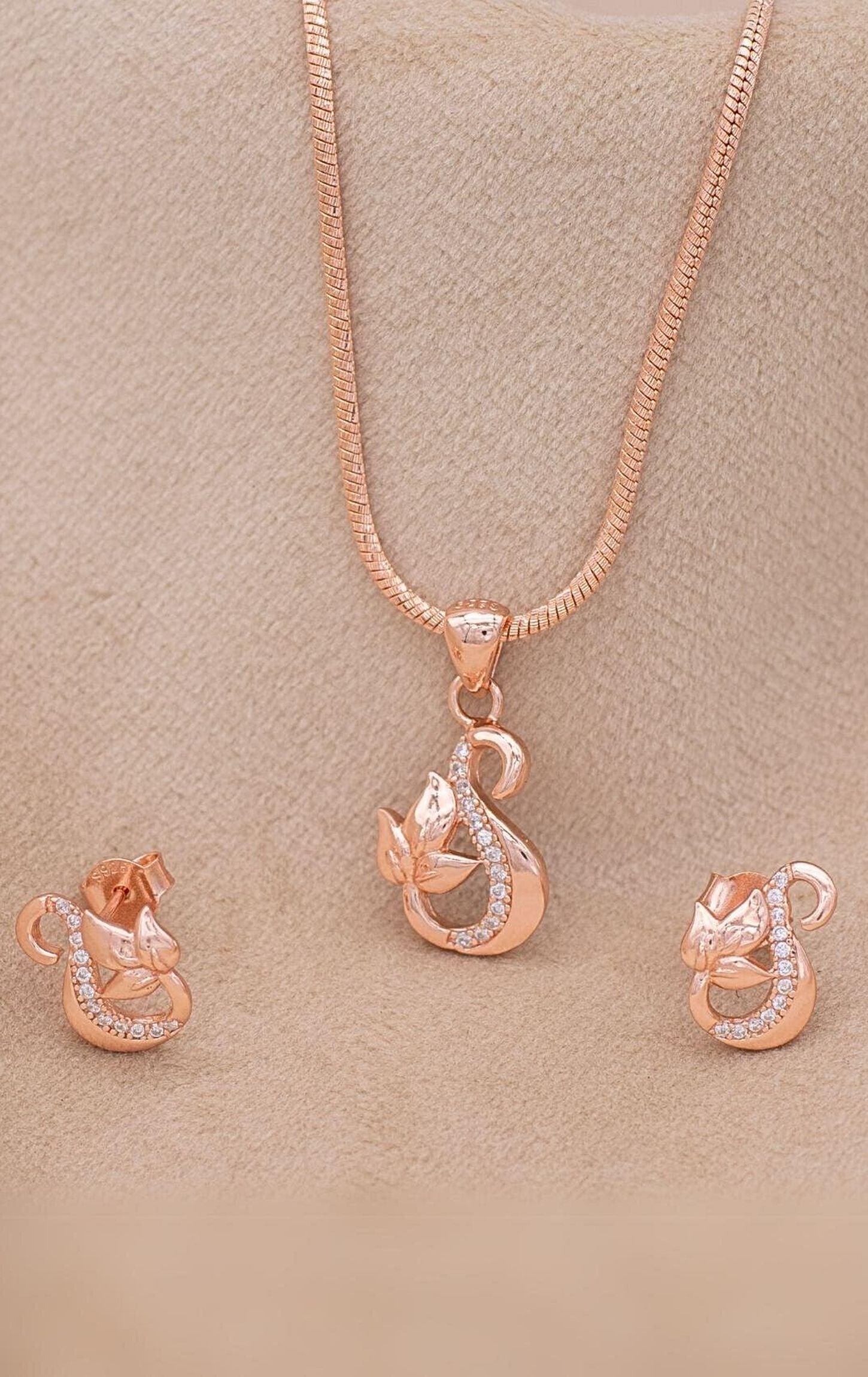 925 Sterling Silver Graceful Swan Pendant Set