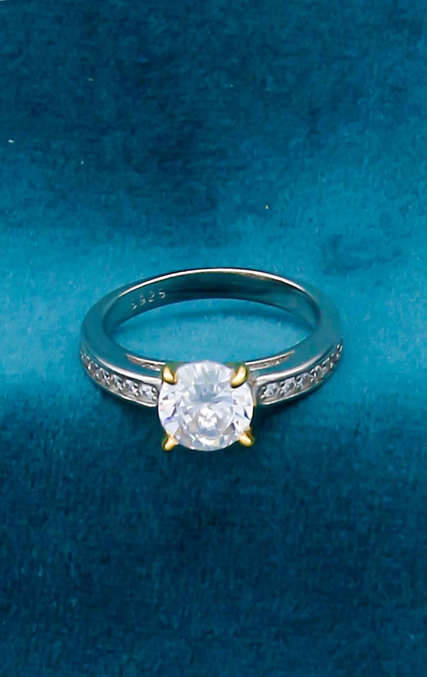 Soliaire Ring With Zirconia Gemstone